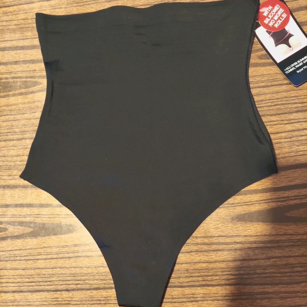 💋Shapewear Thong NWT🖤